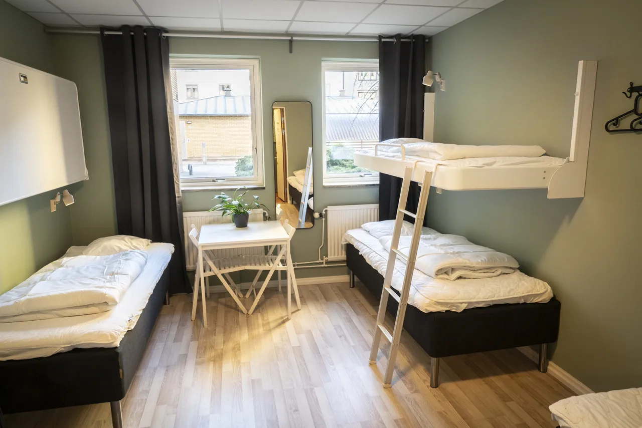 Multi-bed room for families or groups at Gothenburg Hostel.